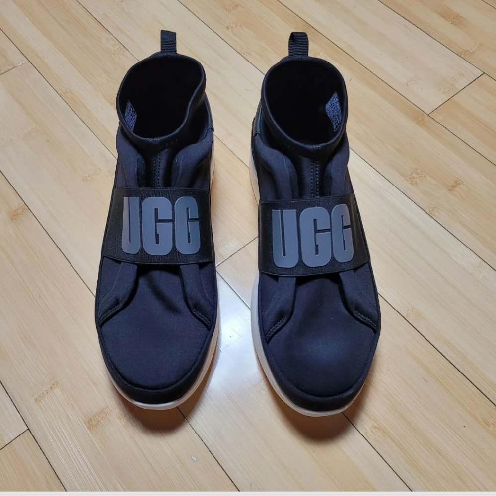 UGG Women’s Neutra Black Sneakers 9 without box